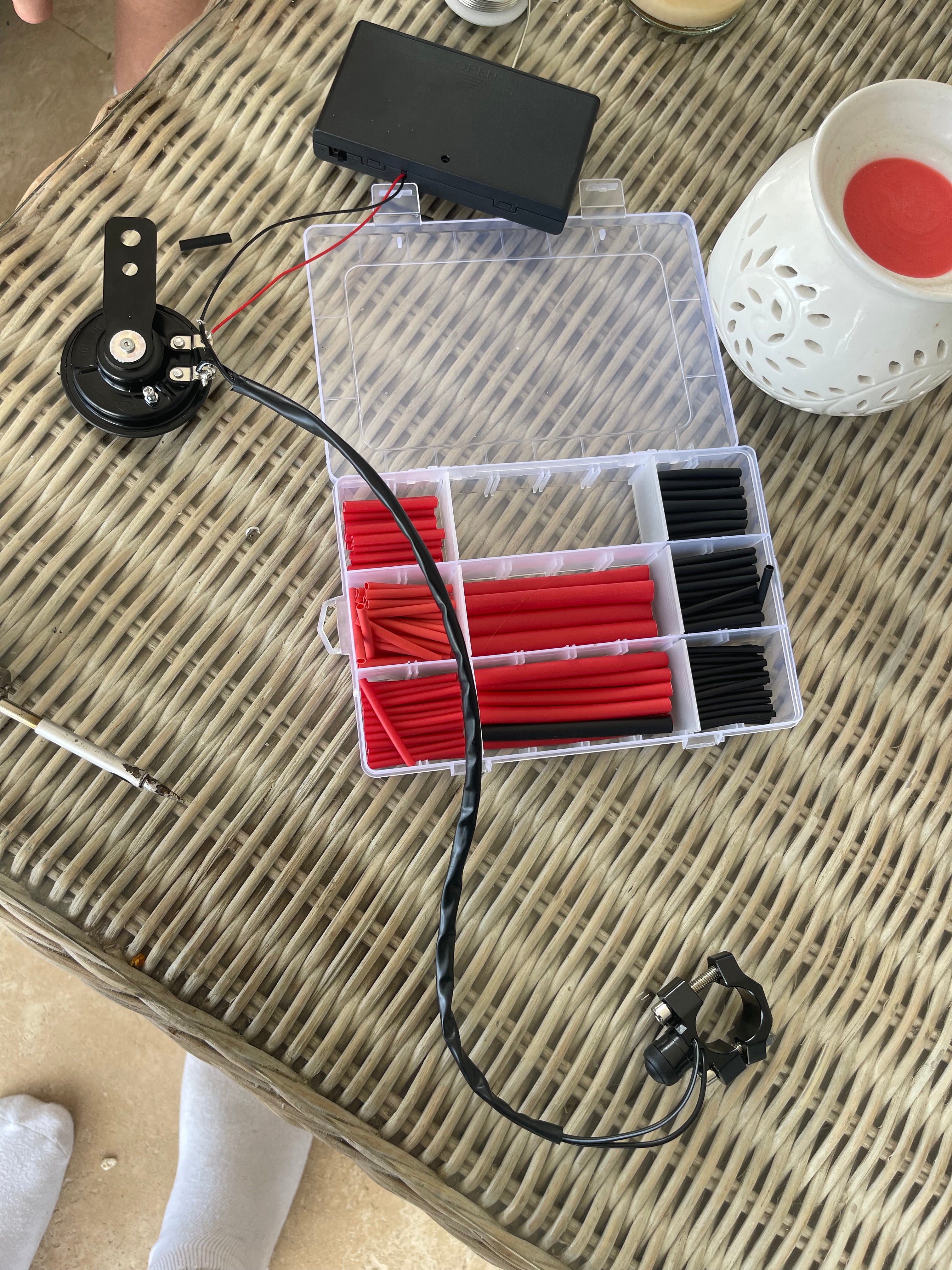 Battery powered surron horn