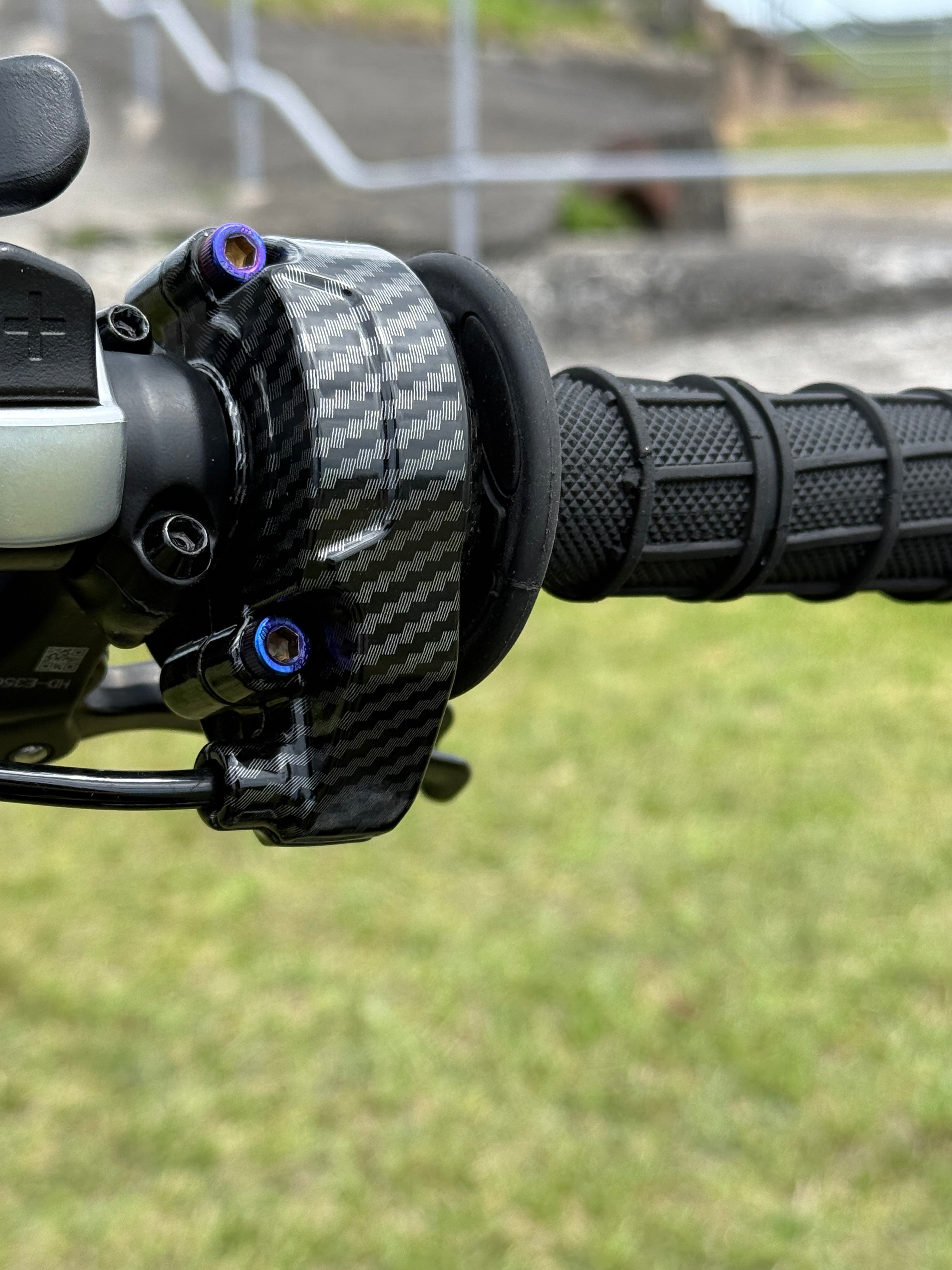 Surron throttle bolts