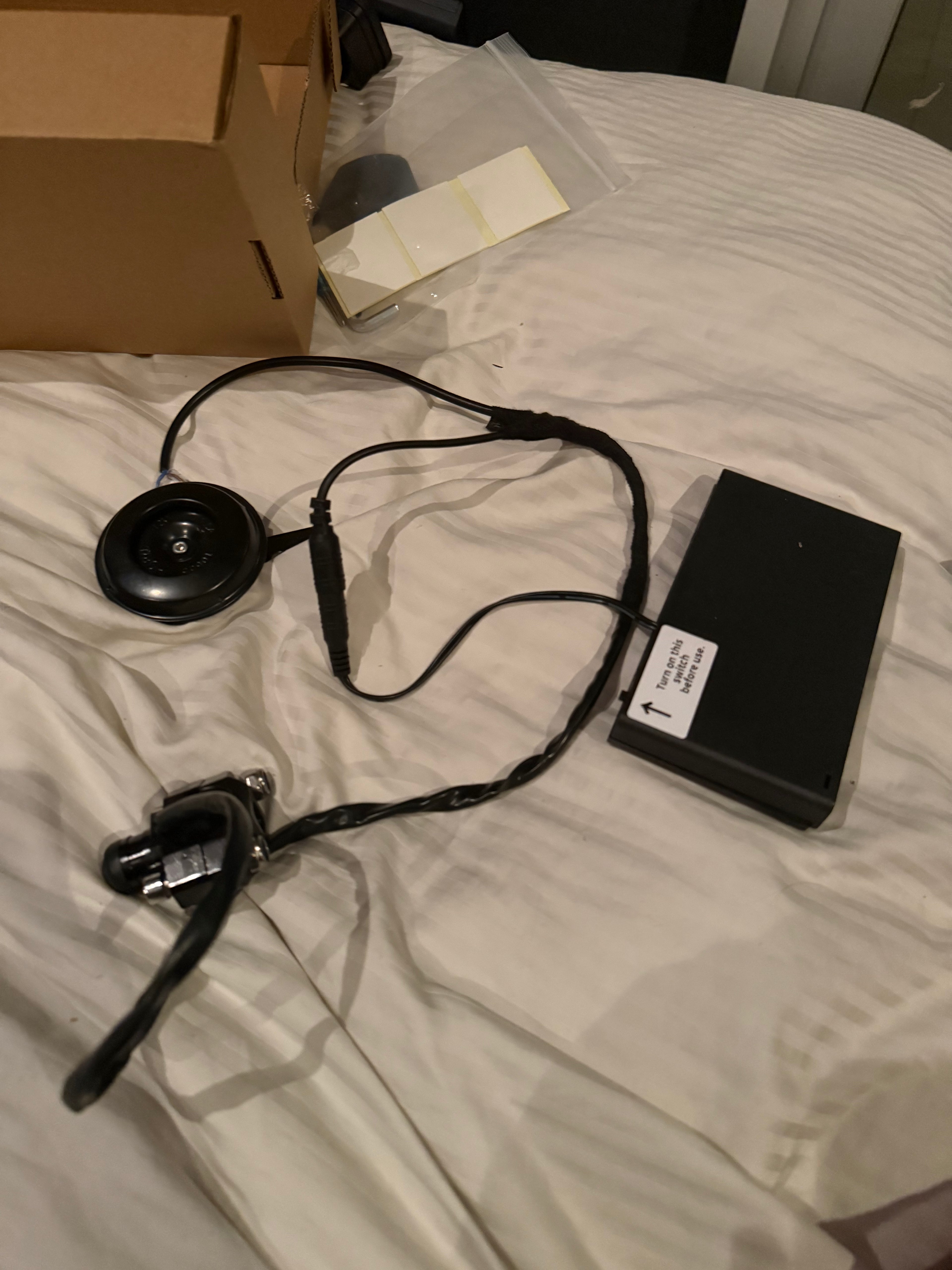 Battery powered surron horn