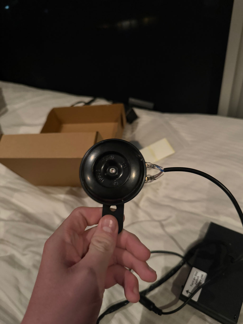 Battery powered surron horn